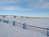 Волга зимой покрыта льдом и снегом