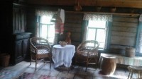 Экспонаты в избе Mузея зодчества в Костроме