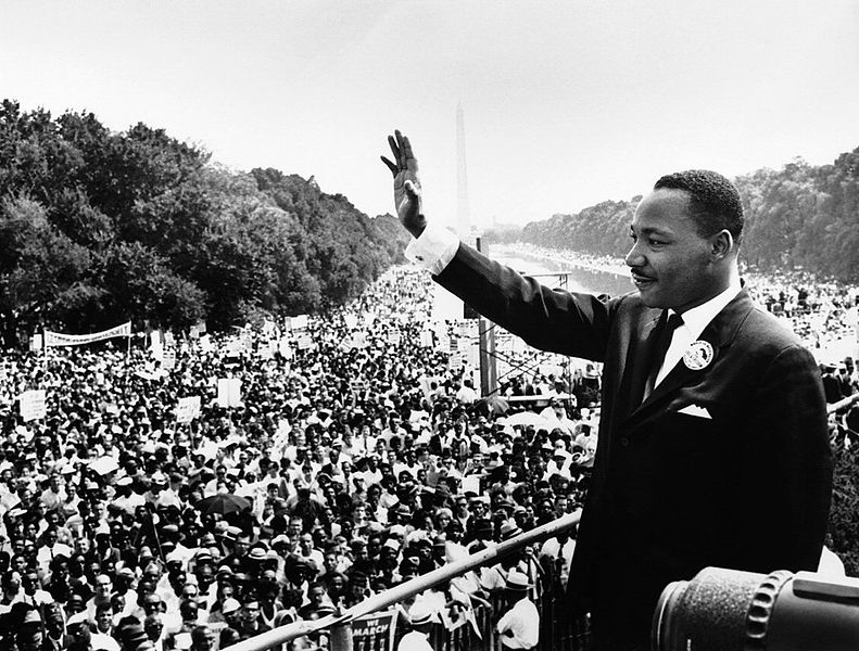 Мартин Лютер Кинг на ступенях Мемориала Линкольна («У меня есть мечта», 28 августа 1963)